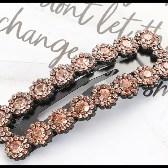 TRENDY SEXY HAIR CLIP BLACK WITH CHAMPAGNE STONES - Picture 5 of 8